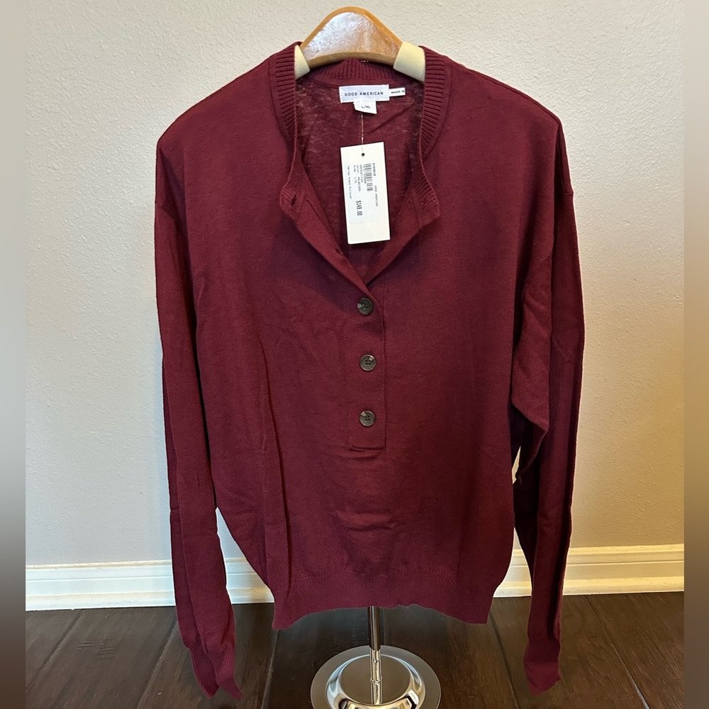 Evereve Good American burgundy Henley sweater with buttons size L/XL